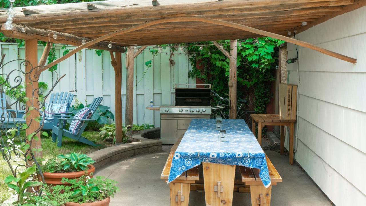 The Village Motel Нарамата Экстерьер фото